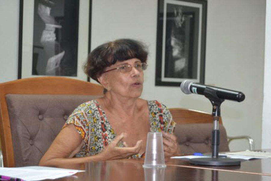 Lourdes Arencibia Entre la traducción y la pedagogía IPS Cuba