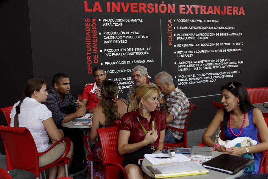 Foro de negocios para la inversión extranjera durante la 32 edición de la Feria Internacional de La Habana (FIHAV)